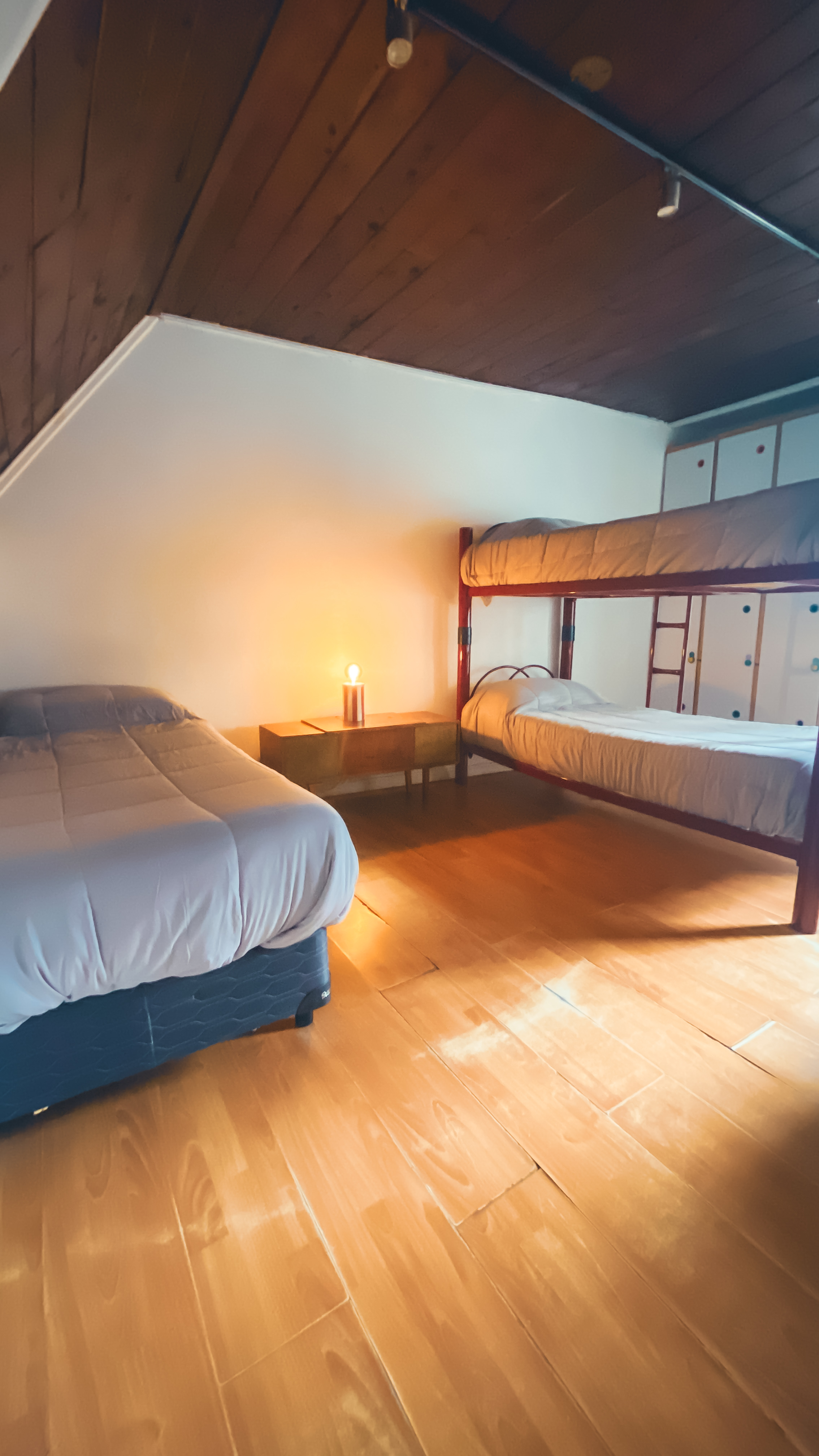 habitación sextuple mixta compartida