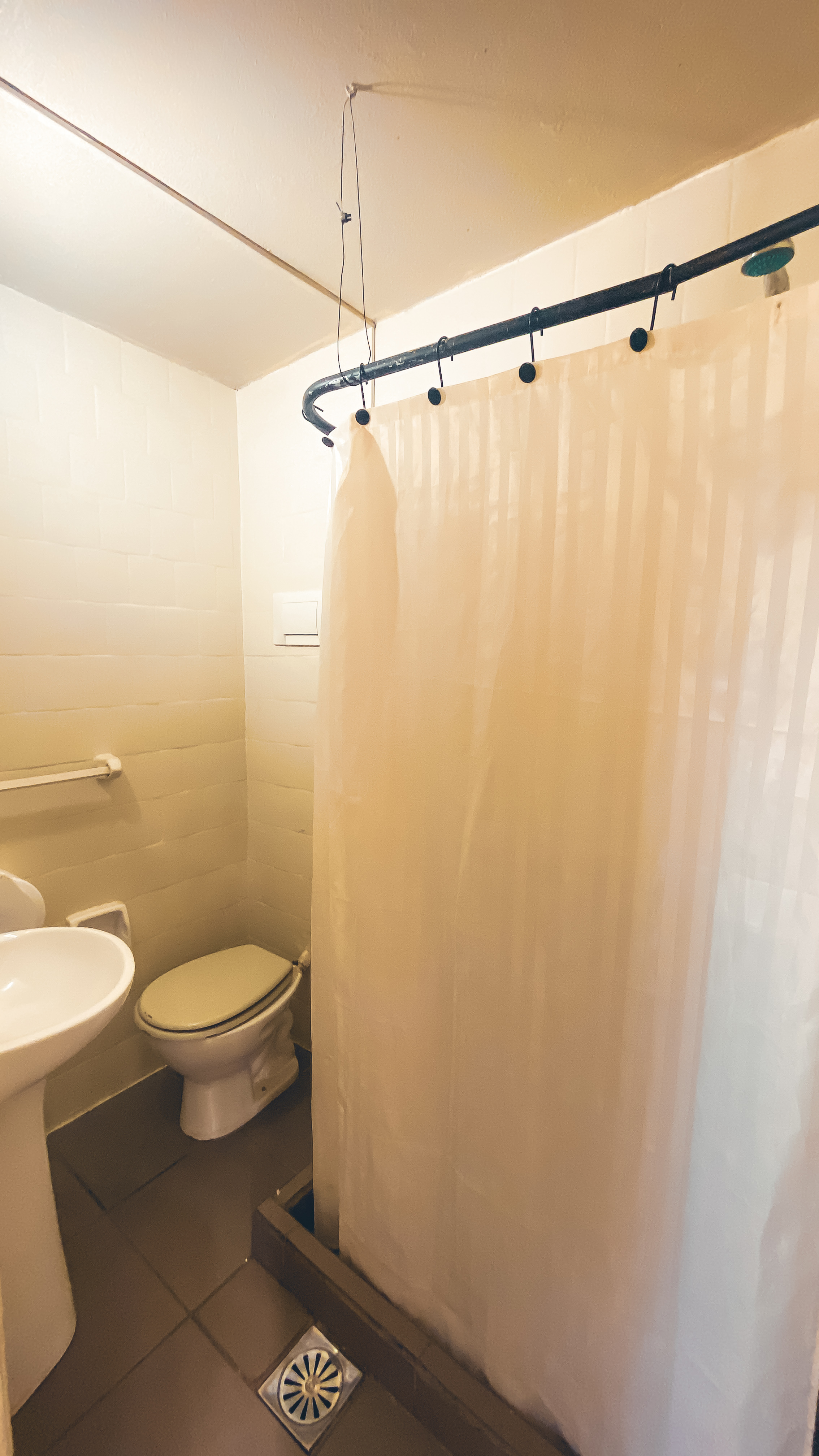 habitación sextuple mixta compartida